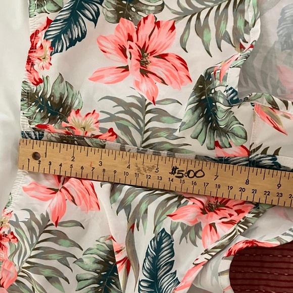 Beach outfit / swim outfit  floral print women’s large top medium short - Picture 11 of 16